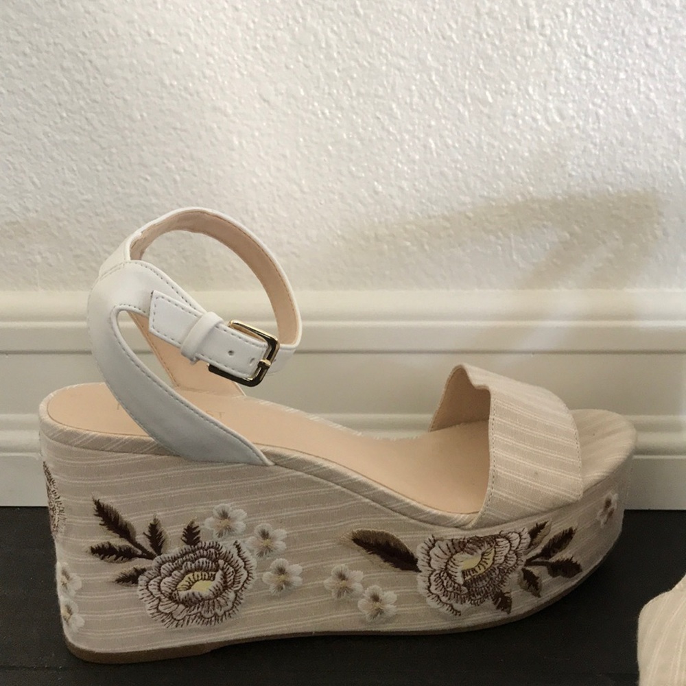 Platform sandals